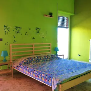 Bed 21 Bari